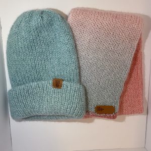 Hat and scarf set