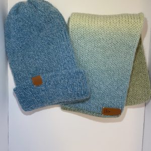 Hat and scarf set